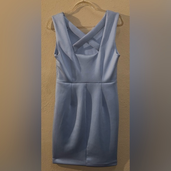 T TAHARI SPRING FORMAL DRESS - Picture 6 of 10